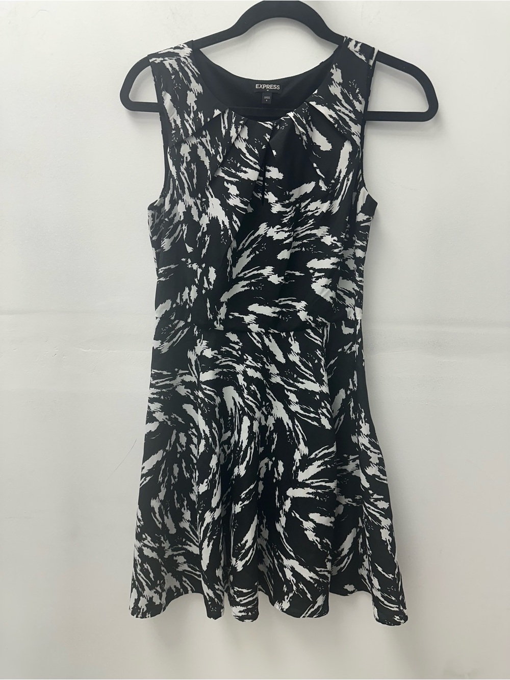 EXPRESS Flare Women Dress Black And White Abstract Print Size 4
